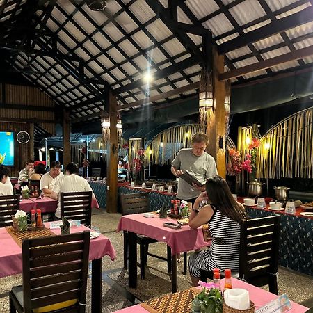 Cocotinos Lembeh A Boutique Dive Lodge Bitung Ngoại thất bức ảnh