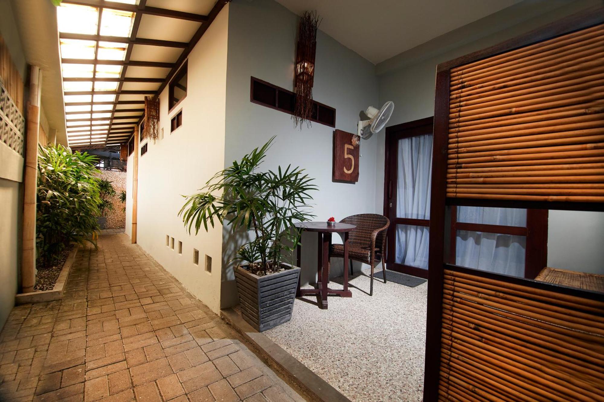 Cocotinos Lembeh A Boutique Dive Lodge Bitung Ngoại thất bức ảnh