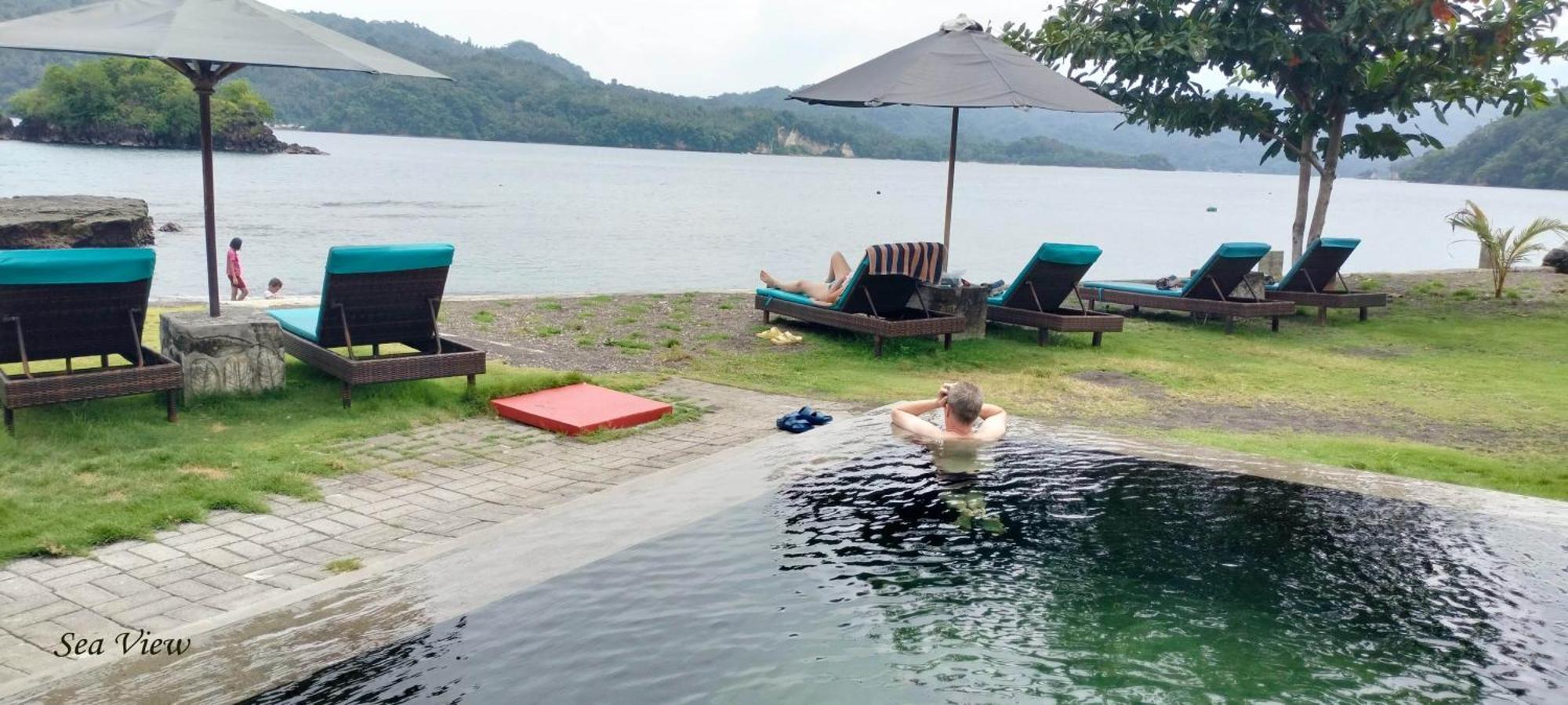 Cocotinos Lembeh A Boutique Dive Lodge Bitung Ngoại thất bức ảnh